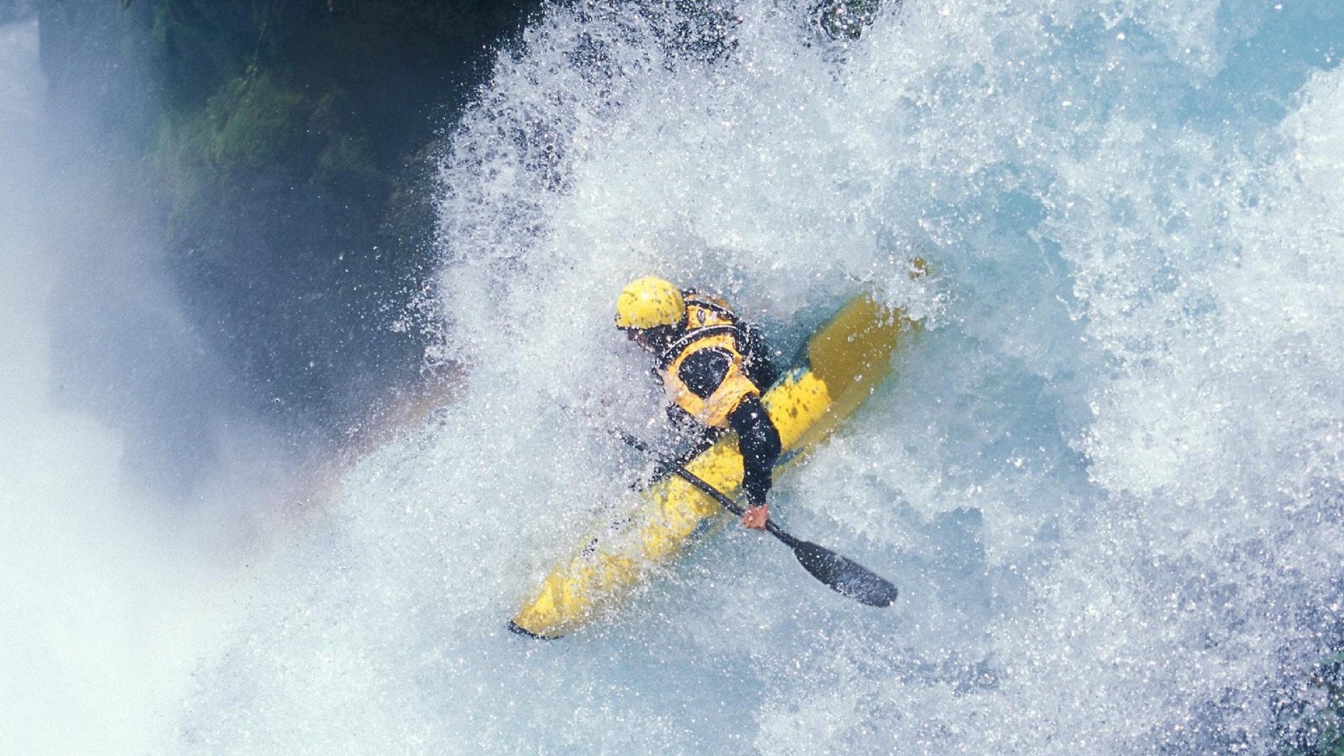 可再生材料:赛车轻量化新趋势,可再生汽车燃料